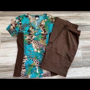 Women’s Cherokee flexibles scrub set